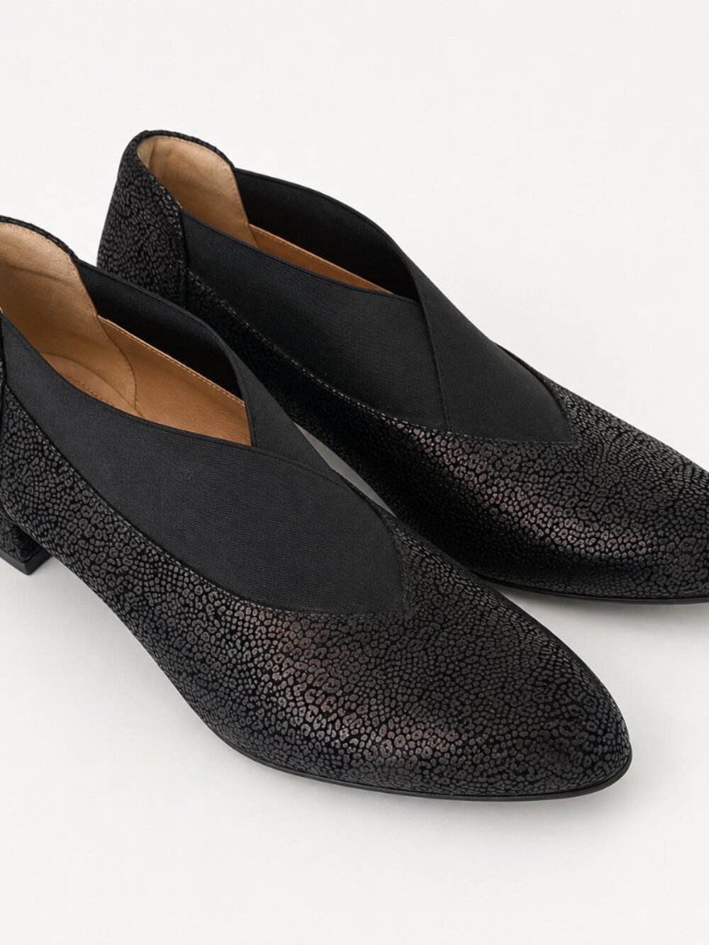 BeautiFeel Black Textured Leather Elastic Vamp Low Block Heel Pumps Size 41